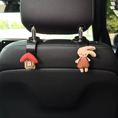 hook for car interior, suitable for – Sürətlər qutusu və əl tormozu başlıqları - crooked-eared-rabbit-red-house-2-black-hooks