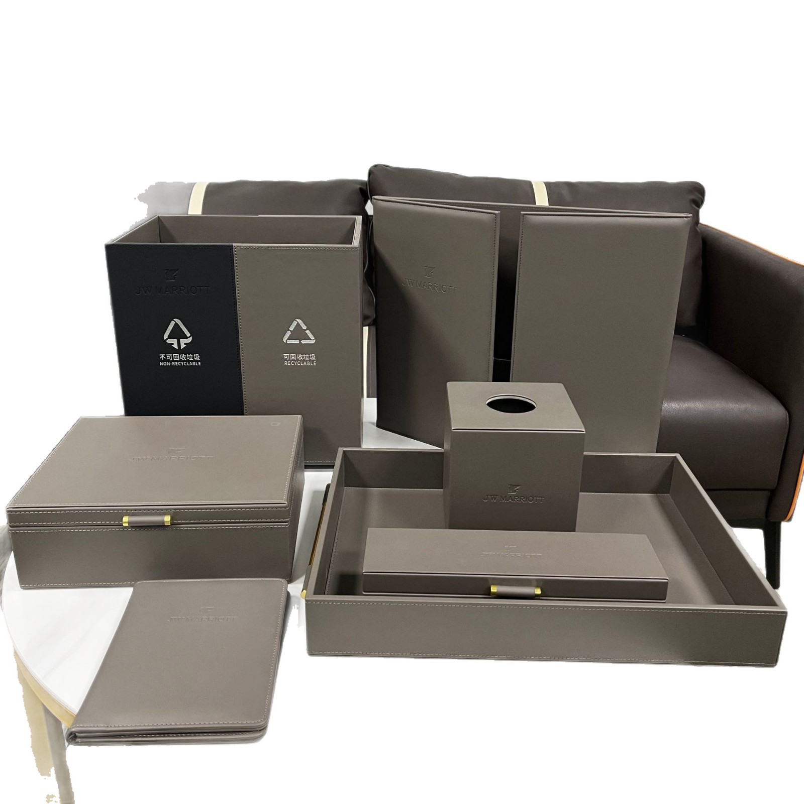 Serie personalizada de artículos de hotel cuero cuero cuero basura artículos de higiene consumibles caja de almacenamiento de papel