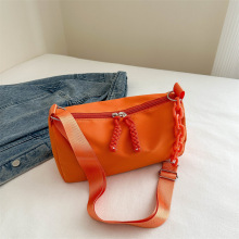 波士顿轻便通勤单肩包包女春夏2024新款休闲帆布枕头包百搭斜挎包