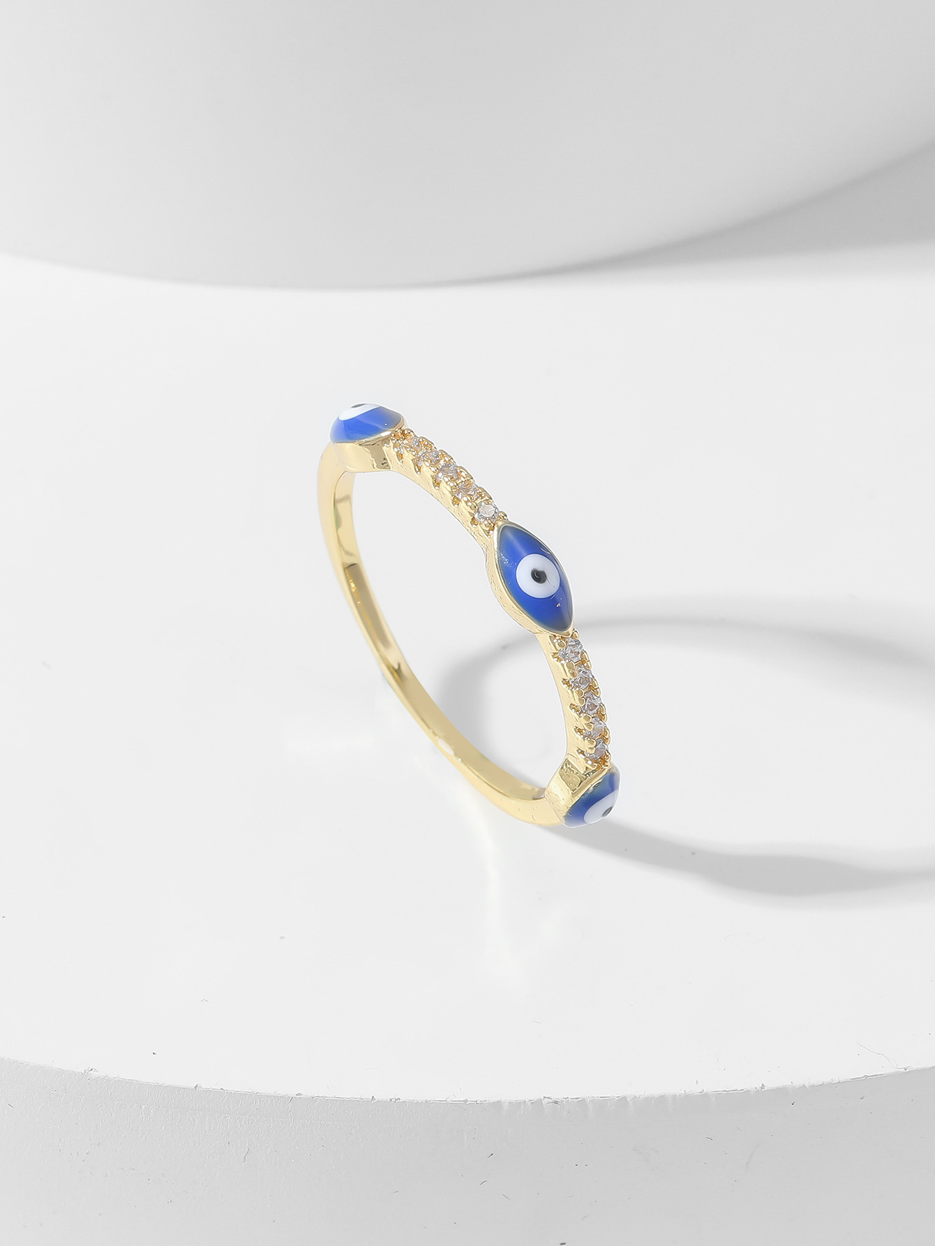 Sparkling Ring For Women, Crafted With Romance.Sleek & Comfortable, Designed To Highlight Your Charm.A Subtle Yet Stunning Piece For Dates,_voghion.com