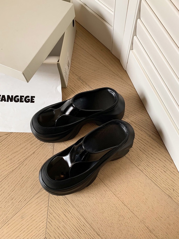 Dép sandal nữ da thật họa tiết da báo đế xuồng cao gót 9 cm — Trang chủ, màu đen, bạc chi tiết 1
