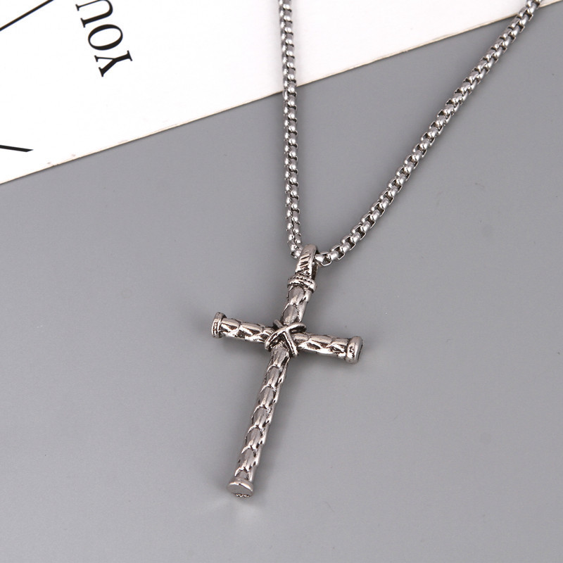 Collana con croce di drago Collana da uomo con ciondolo lungo velocità e passione alla moda in acciaio al titanio_voghion.com