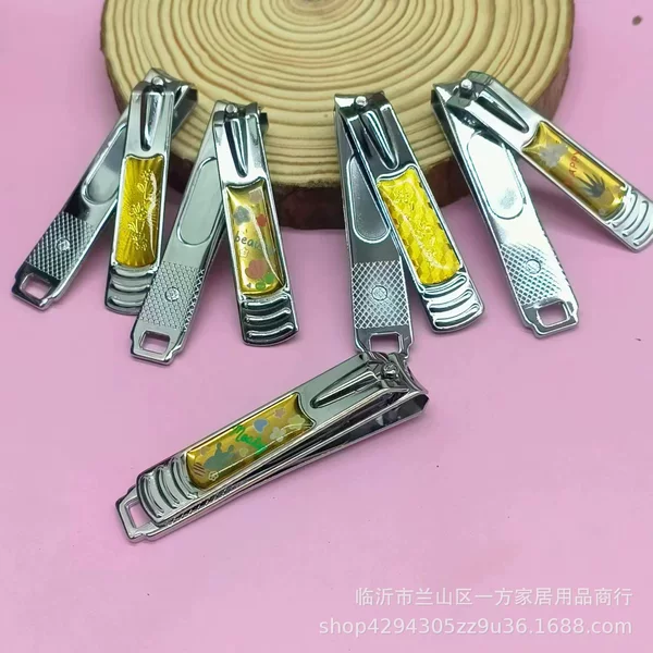 8.5Cm large rubber nail clippers nail clippers nail clippers nail clippers nail tools 2 yuan supply wholesale