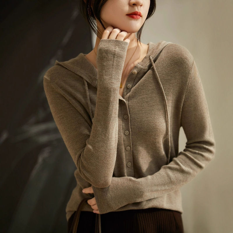 2025 New Stylish Thin Hooded Sweater Made of Yangzi Yarn, Multi-Color Knitwear, Long-Sleeve Slim-Fit Top