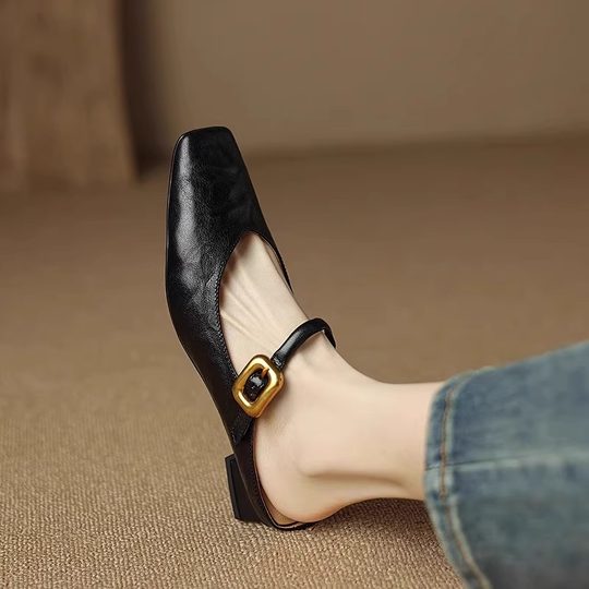 Slimming retro square head thick heel Mueller shoes women's spring and summer 2025 after the air to wear a word with a covered head half slippers