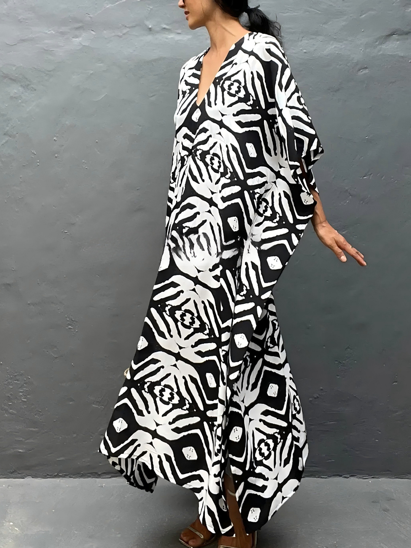 Blusa de playa con cordón de rayón europeo y americano transfronterizo Falda larga de vacaciones suelta Bikini Protector solar Blusa exterior CM2540