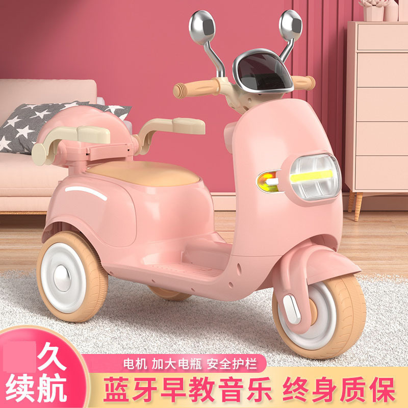 El triciclo eléctrico de la motocicleta de los nuevos niños con la barandilla se puede utilizar para el lote recargable doble del coche de la batería 1-3-6 años