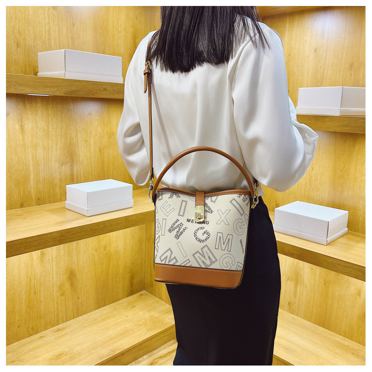 Borsa a tracolla monospalla classica versatile di vendita calda da donna 2023 con lettera stampata nuova_voghion.com