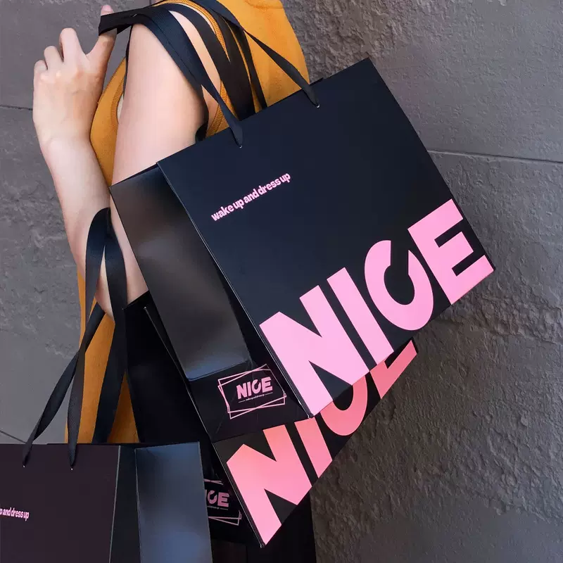 服装店高级感手提袋 纸袋ins风衣服英文纸袋子印刷logo手提礼品袋