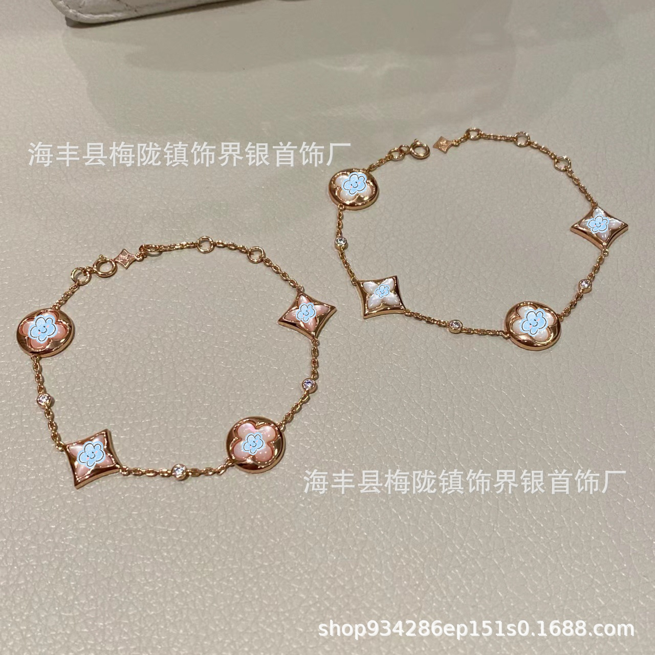 Donkey Familyの新作高級版四つ葉のクローバー五花ブレスレット、女性用18金メッキ、オールドフラワーパウダーシェルネックレス、アマゾナイトイヤリング