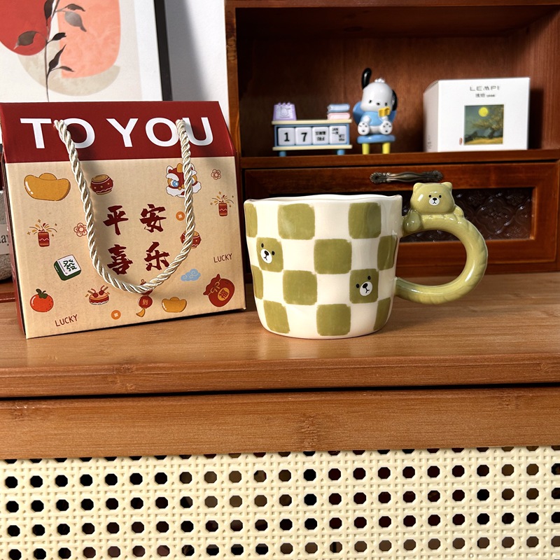 Bonito oso de dibujos animados de alto valor de regalo de cumpleaños taza de cerámica para parejas de alto valor de regalo de taza de agua