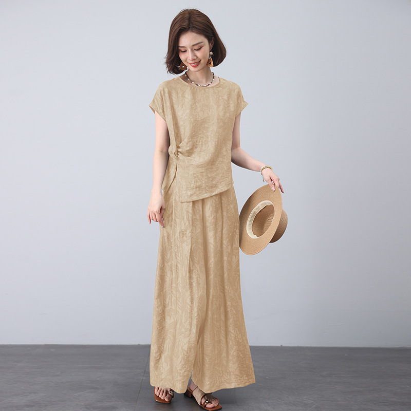 プラスサイズの女性の夏の新しいファッションスーツ、母親向け、ゆったりしていてお腹をカバーし、スリムでスタイリッシュでカジュアルな衣装の完全なセット|undefined