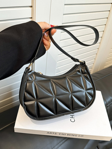 Niche Design Underarm Bag for Women - Summer Retro Versatile Diamond Pattern Bag with a Sense of Elegance - Ladies Single Strap Bag