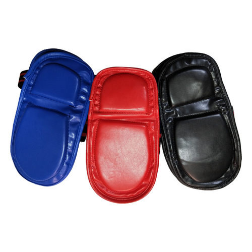 Wrestling and striking training with foot protector for instep and sole