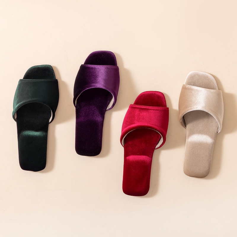 Light luxury satin flat slippers for women, summer home wedding bridal slippers, burgundy and black square-toed soft-soled fashion slippers Light luxury satin flat slippers for women, summer home wedding bridal slippers, burgundy and black square-toed soft-soled fashion slippers
