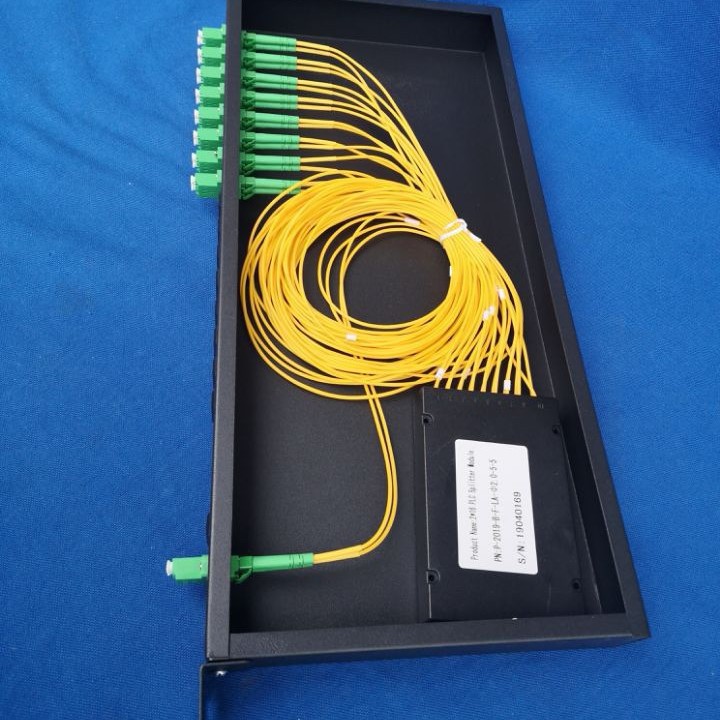 厂家批发机架式光分路器盒 PCL2分16LC apc 光分路器箱光纤配线架