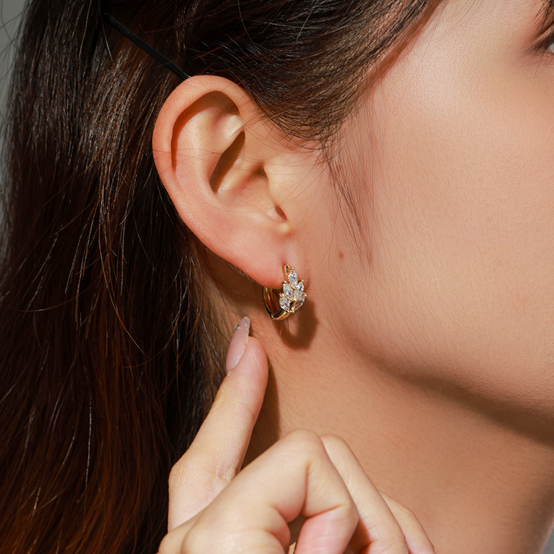 Xuping aleación de moda 24K color exquisito pequeño zircon orejas de trigo nicho de alta sensación perno personalizado para mujeres