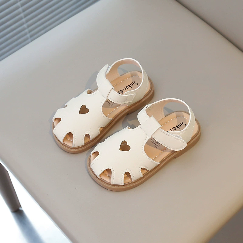 2025 новый стиль удобные, простые и модные пляжные туфли для малышей, мягкая подошва, нескользящие сандалии для девочек, универсальные