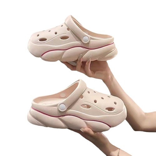 Women's Anti-Odor Elevation Thick Sole Hole Shoes Summer Fashion Outdoor Wear Anti-Slip Beach Shoes Removable DIY Accessories