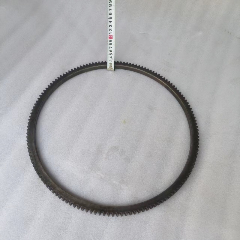 Suitable for Dongfeng Auto Parts Fengshen 6102 Engine Flywheel Gear Ring 143 Teeth Dongfeng 140-2 Diesel Engine