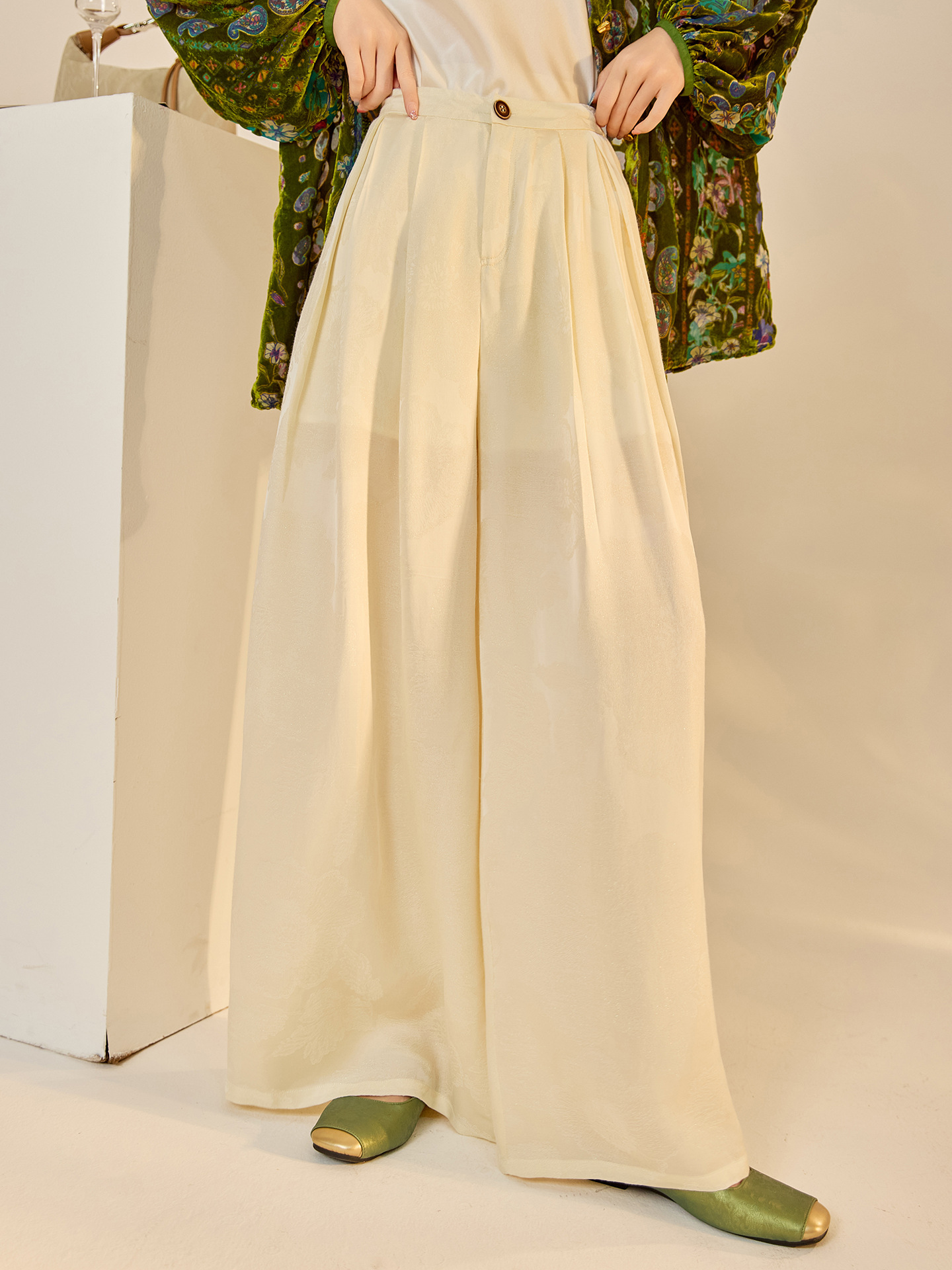 Quần ống rộng nữ phong cách Trung Hoa mới, chất rayon dệt vàng satin rủ — đen, Màu trắng nhạt, màu vàng