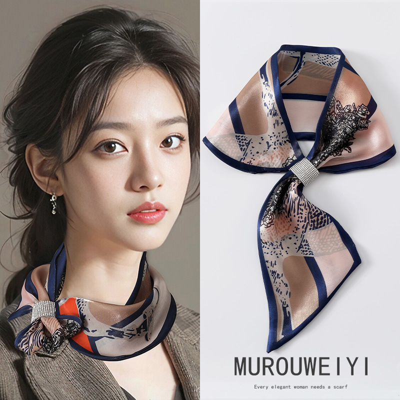 (스트리머얀) 네이비 레드 호스 로즈 스몰 이어 스카프 13*75cm