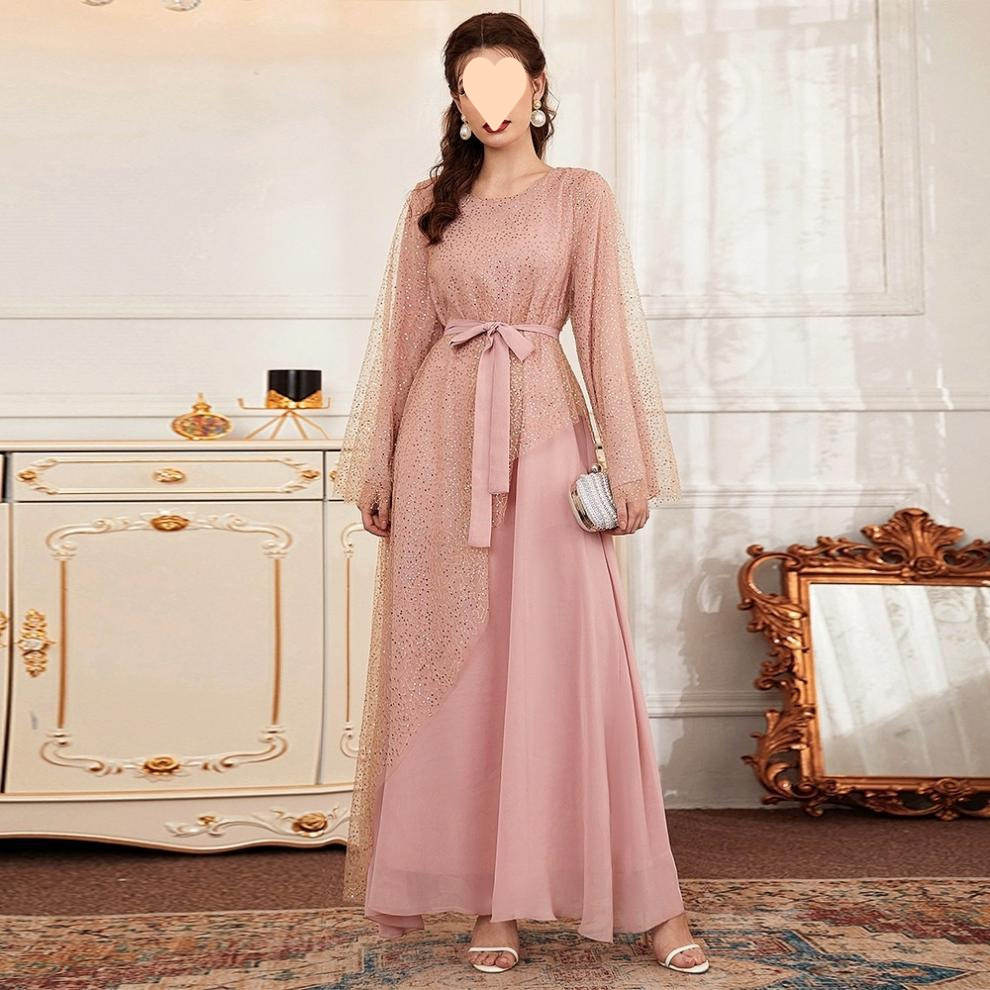 Abito lungo musulmano da donna rosa con paillettes e inserti in mesh_voghion.com