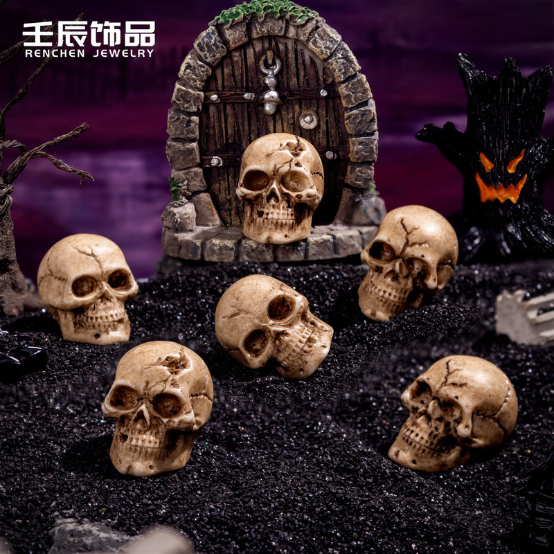 Cross-Border Hot Selling Halloween Horror Artificial Skull DIY Resin Craft Decoration Accessories Handmade Small Ornaments
