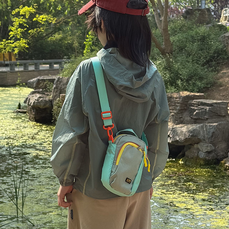 2026 nuevo cross-border bolso infantil casual ligero al aire libre montar mochila de moda color contraste bolso de hombro para hombres y mujeres