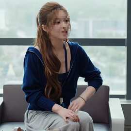 许我耀眼赵露思许妍同款拉链连帽毛衣外套女秋冬季设计感短款上衣