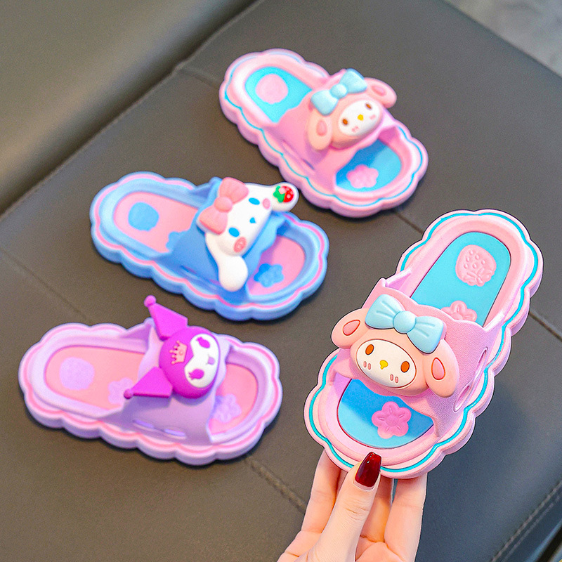 Zapatillas para niños Dibujos animados Sanrio Niñas Suela blanda Niños pequeños y medianos Hogar al aire libre lindo baño Zapatillas antideslizantes para niñas
