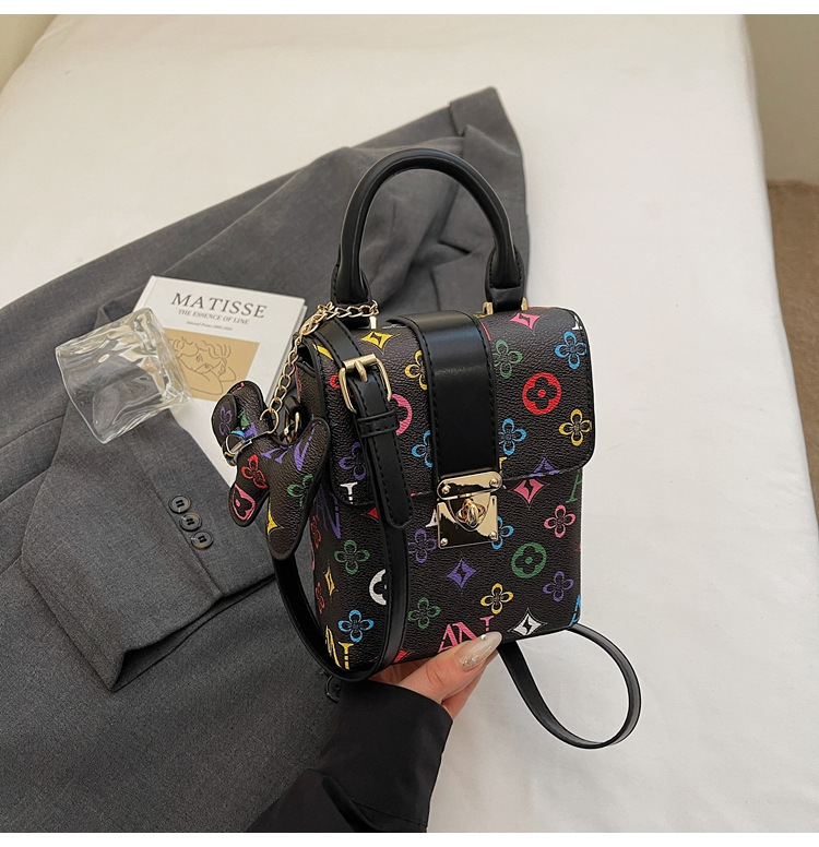 A new Korean-style versatile and simple single-shoulder crossbody bag for women in the summer of 2025, featuring a Korean-style mobile phone bag undefined