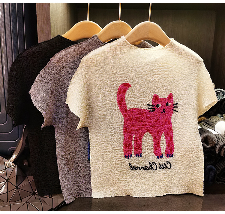 Áo thun nữ cổ tròn xếp ly nhẹ mỏng họa tiết mèo hoạt hình jacquard — đen, Màu trắng nhạt, màu xám chi tiết 8