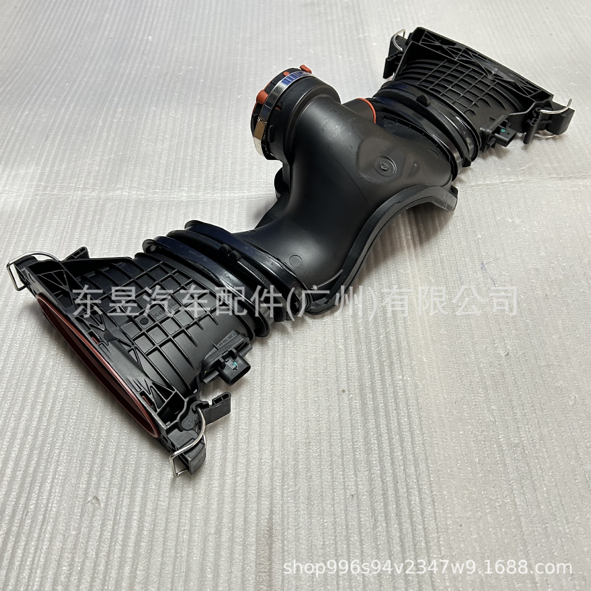 Suitable for Mercedes-Benz, cleans air ducts, air flow meter, intake pipe with sensor 6420901642