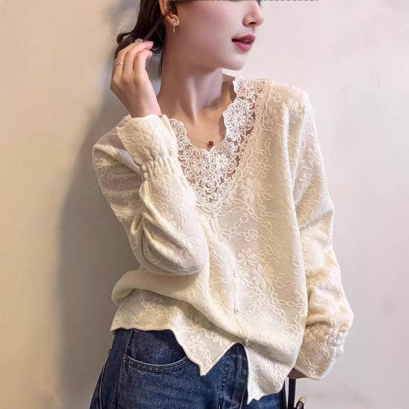 Elegant V-Neck Long-Sleeve Lace Shirt 2026 Spring New Design Age-Reducing Inner Layering Top Elegant V-Neck Long-Sleeve Lace Shirt 2026 Spring New Design Age-Reducing Inner Layering Top