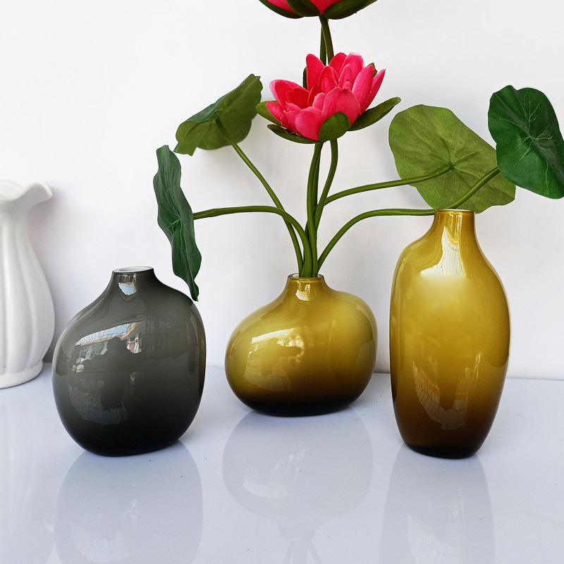 Nordic Fresh and Light Luxury Glass Small Flower Vase Home Decoration Accessories Decorative Vintage Flowers Glass Bottle Simple Flower Arrangement Flower Pot 