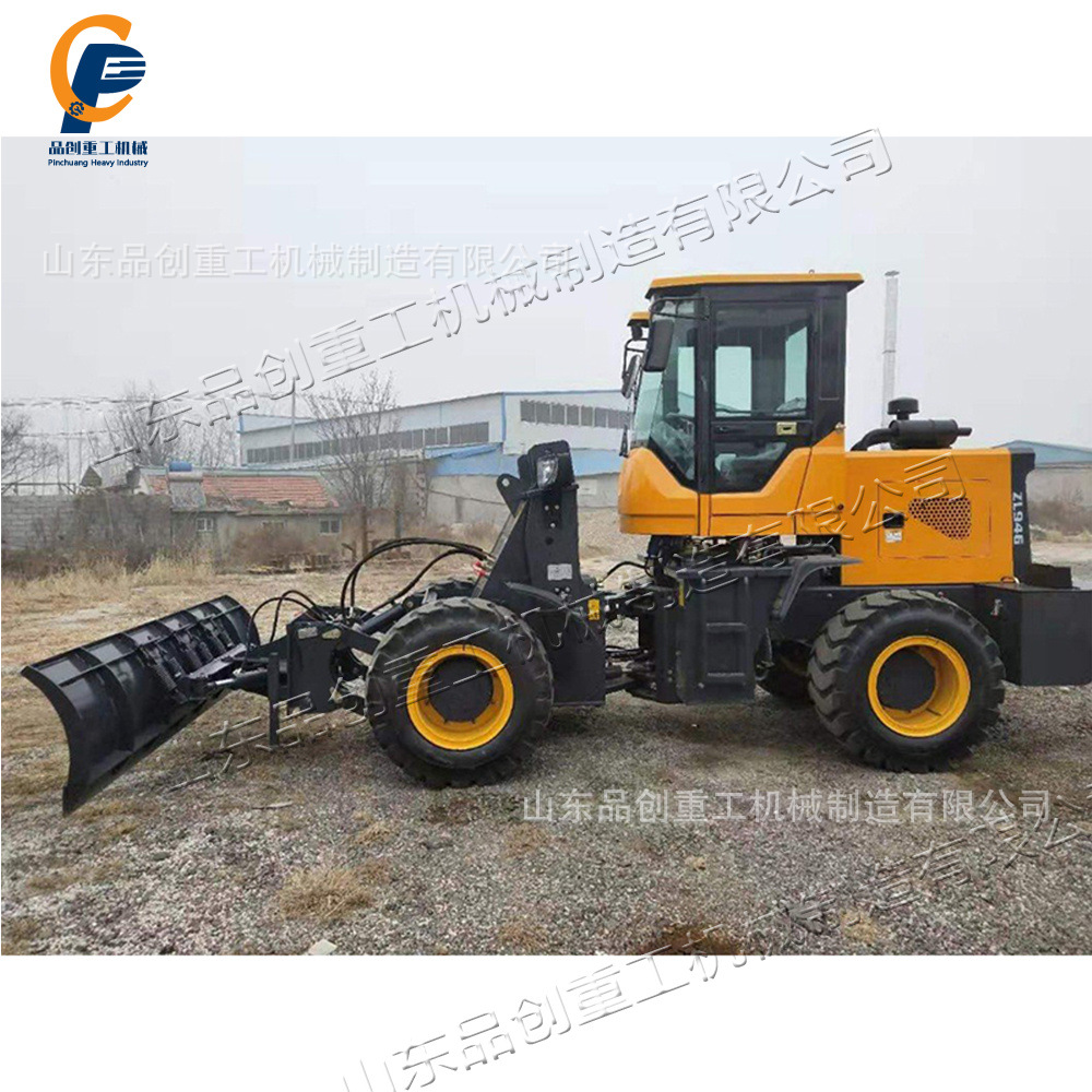 四驱道路清雪车 尼龙钢丝刷装载扫雪机 液压转向轮边减速式除雪机