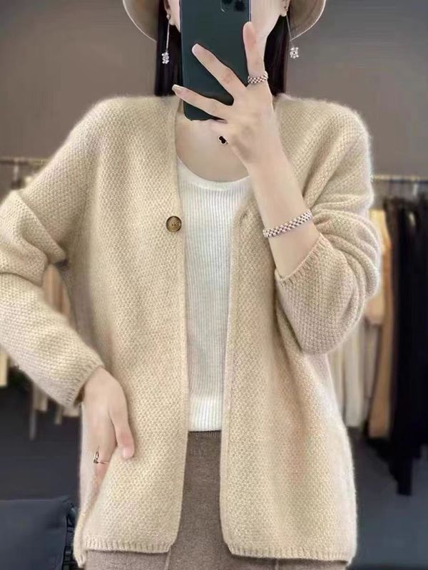 秋冬の新型の一粒はファッションのメリヤスのカーディガンのセーターの女性vネックの純色のカジュアルな肌に合わせて長袖のコートを掛けます。|undefined