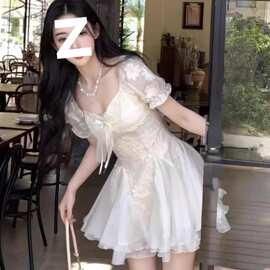 白月光连衣裙女夏日绝美在逃公主裙收腰蓬蓬裙子2026新品百搭短裙
