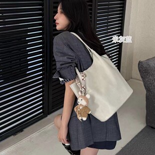 ������Ů����ϞƤ�͹Ś��|�μ�����ذ��߼��Еr���n������Ҹ�°�
