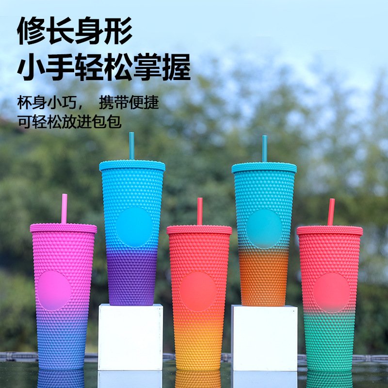 Suministro directo de fábrica Taza de agua de plástico de venta caliente Taza de mano de diamante degradado de red Taza de durian de doble capa como Xingba para niñas