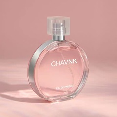 規格品の経典の柔らかい気持ちcocoは香水の女性に出会います。