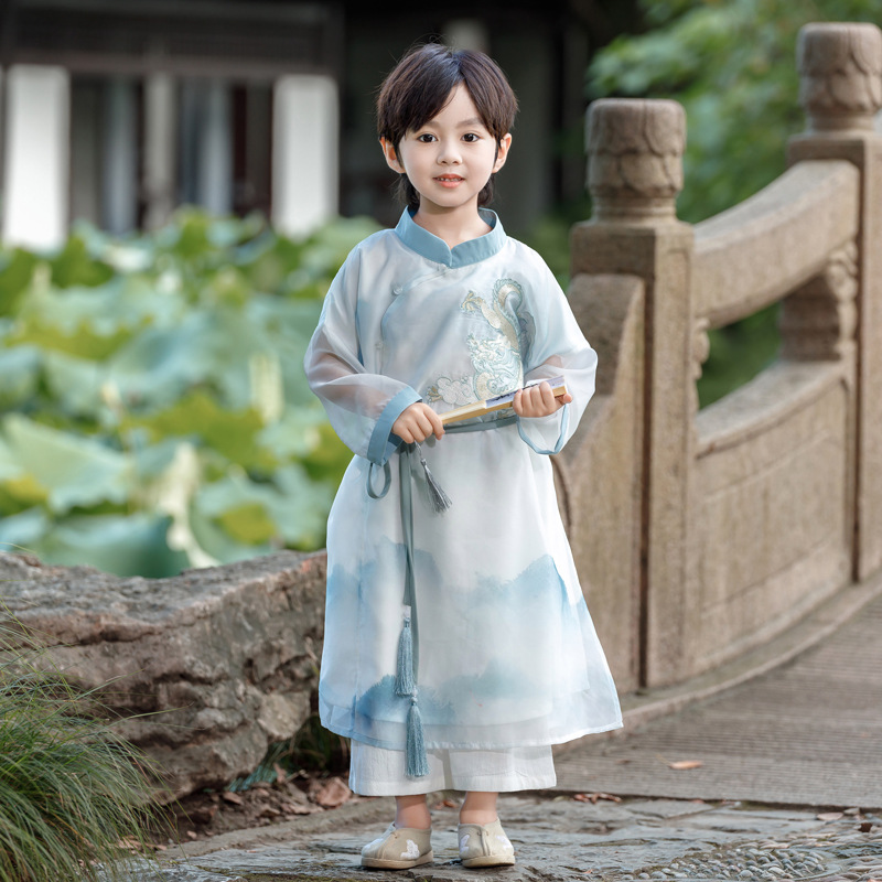 파란색 가운과 바지