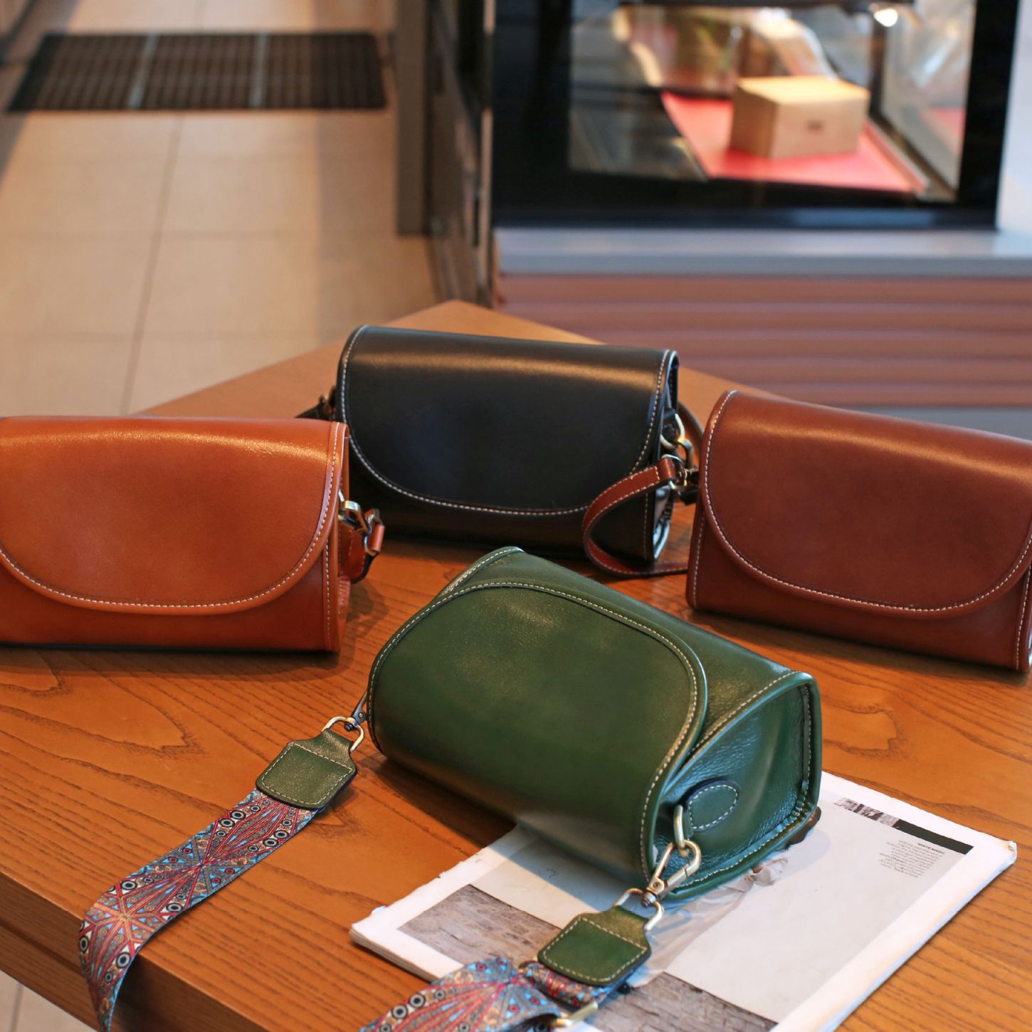 植鞣头层牛皮女士 单肩斜挎贝壳包 简约时尚包 女生古典小手袋