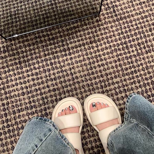 Gu Yun | Thick-soled Double-Strap Elevating Open-Toe Sandals Women's 2024 New Arrival Summer All-match Bread Beach Flat Slippers