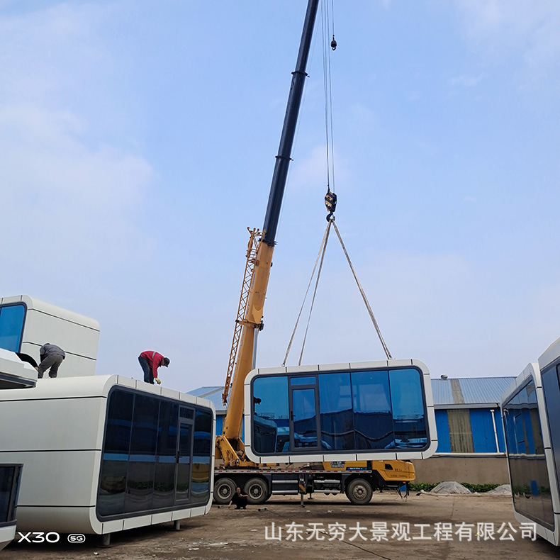 Moderno simple característico estilo popular montado paisaje edificio al aire libre camping Internet celebridad móvil cápsula Hotel