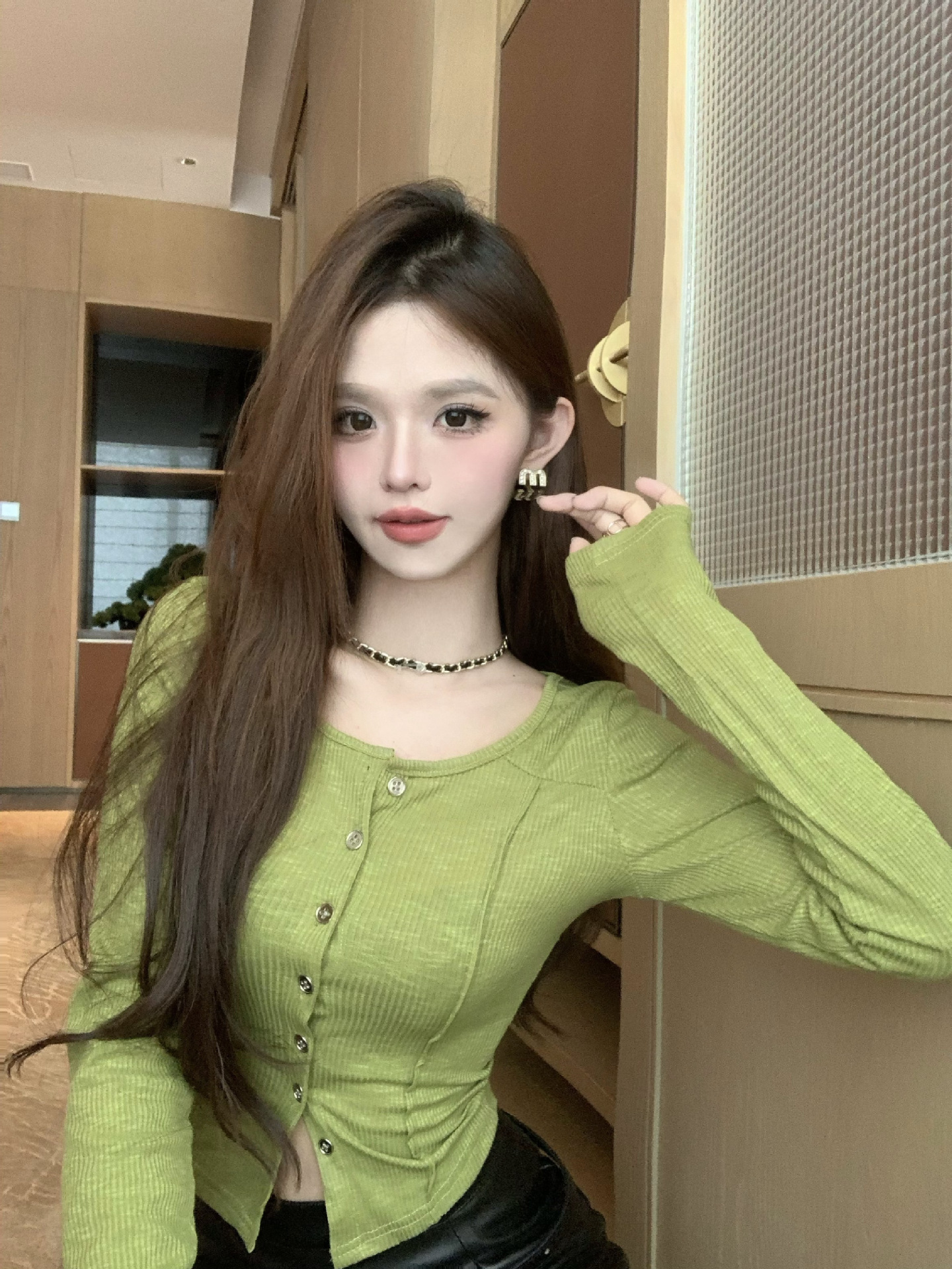Green colored demi-season short base body-friendly long-sleeve
