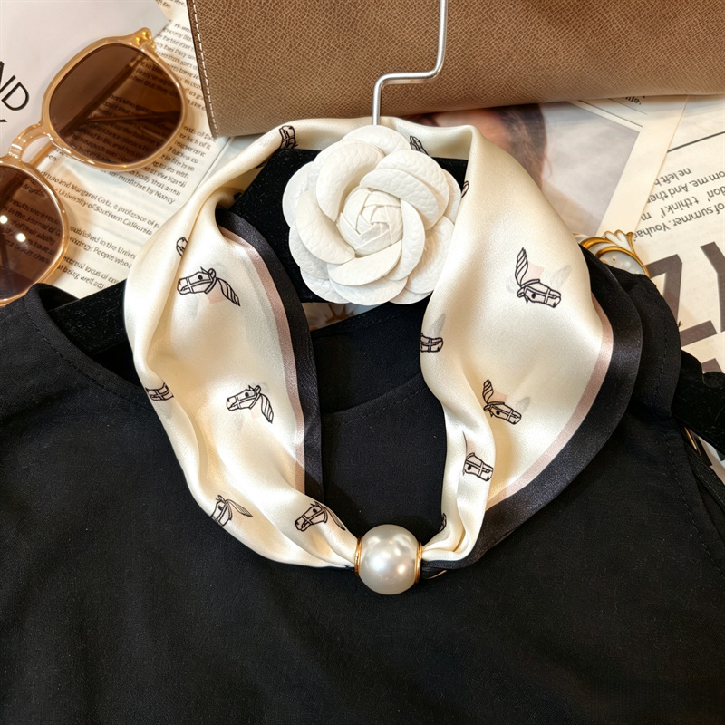100% Silk Mulberry Silk Scarf with Magnetic Clasp, Pearl Collarbone Chain, Decorative Neck Scarf, High-End Feel, Summer Women's Neck Protection 100% Silk Mulberry Silk Scarf with Magnetic Clasp, Pearl Collarbone Chain, Decorative Neck Scarf, High-End Feel, Summer Women's Neck Protection