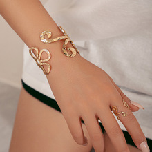 速卖通跨境热销个性镂空花朵设计女士开口手镯+戒指珠宝首饰套装