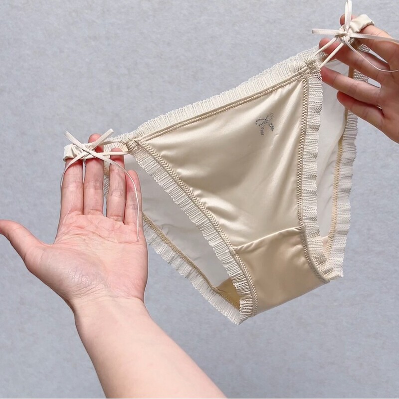 Lace Japanese-Style Mesh T-Pants Trendy Fashion Rhinestone T-Pants Sexy Alluring Youthful Hot Cute Triangle Panties